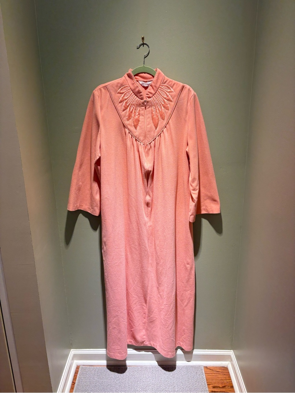 Vintage Serenity Embroidered Robe/Duster - Size L